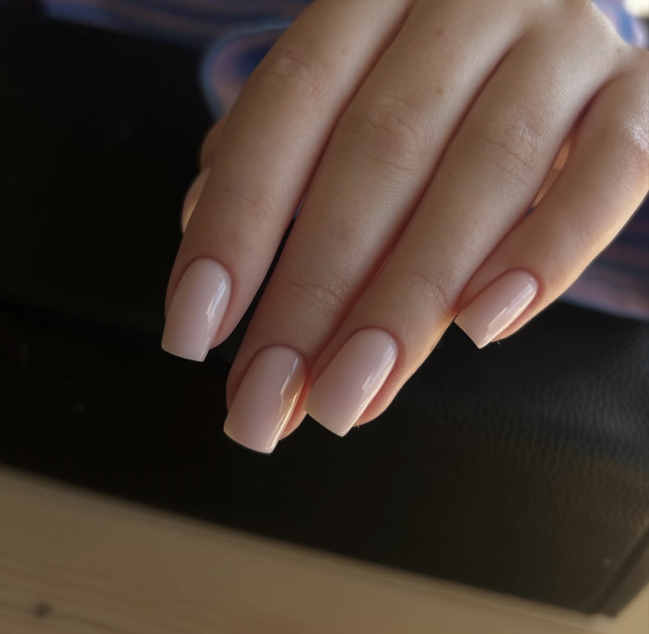 Natuurlijke BIAB nagels in een verfijnde nude tint